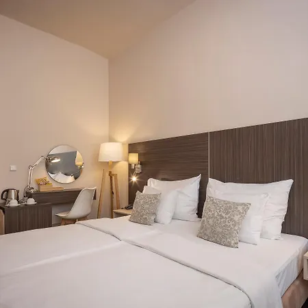 Pytloun Kampa Garden 호텔 4*