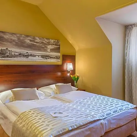 Pytloun Kampa Garden Szálloda 4*