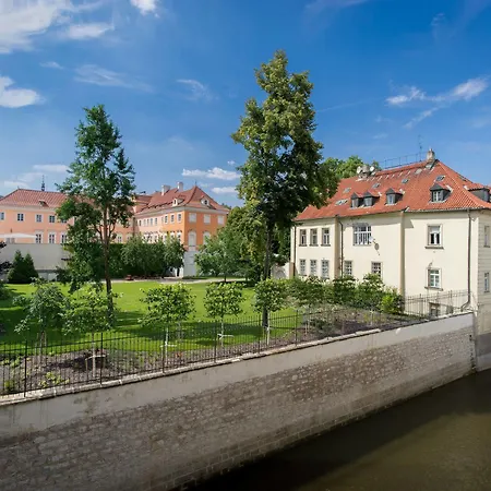 Pytloun Kampa Garden Hotel Praga