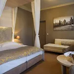 Pytloun Kampa Garden Hotel