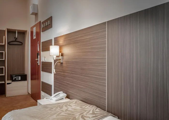 Pytloun Kampa Garden Hotel 4*